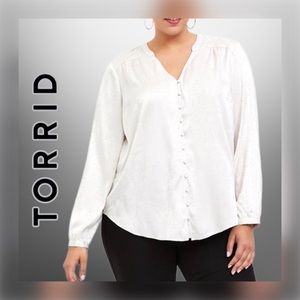 👚 TORRID || Jacquard Button Front Blouse-
